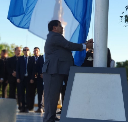 Izamiento de la Bandera Nacional